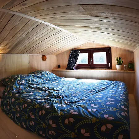 La Fontaine Airmeth Bed & Breakfast *